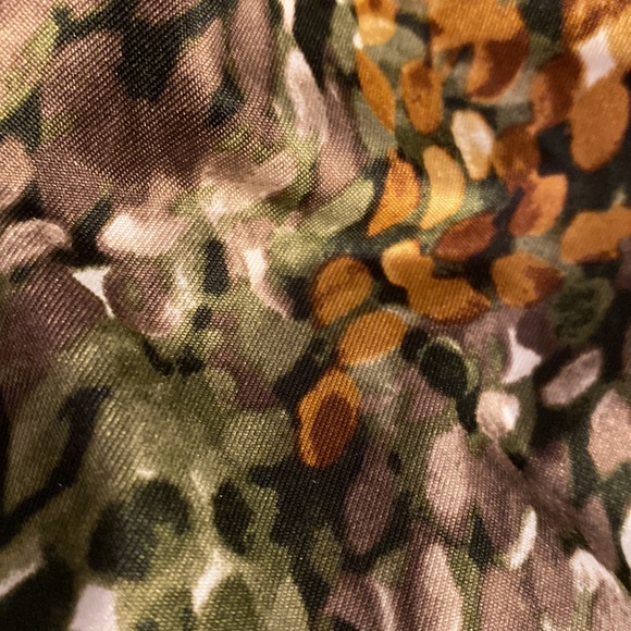 Serengeti waterfall top size XL top elastic around the neck to 1/2 way Down - Picture 9 of 10